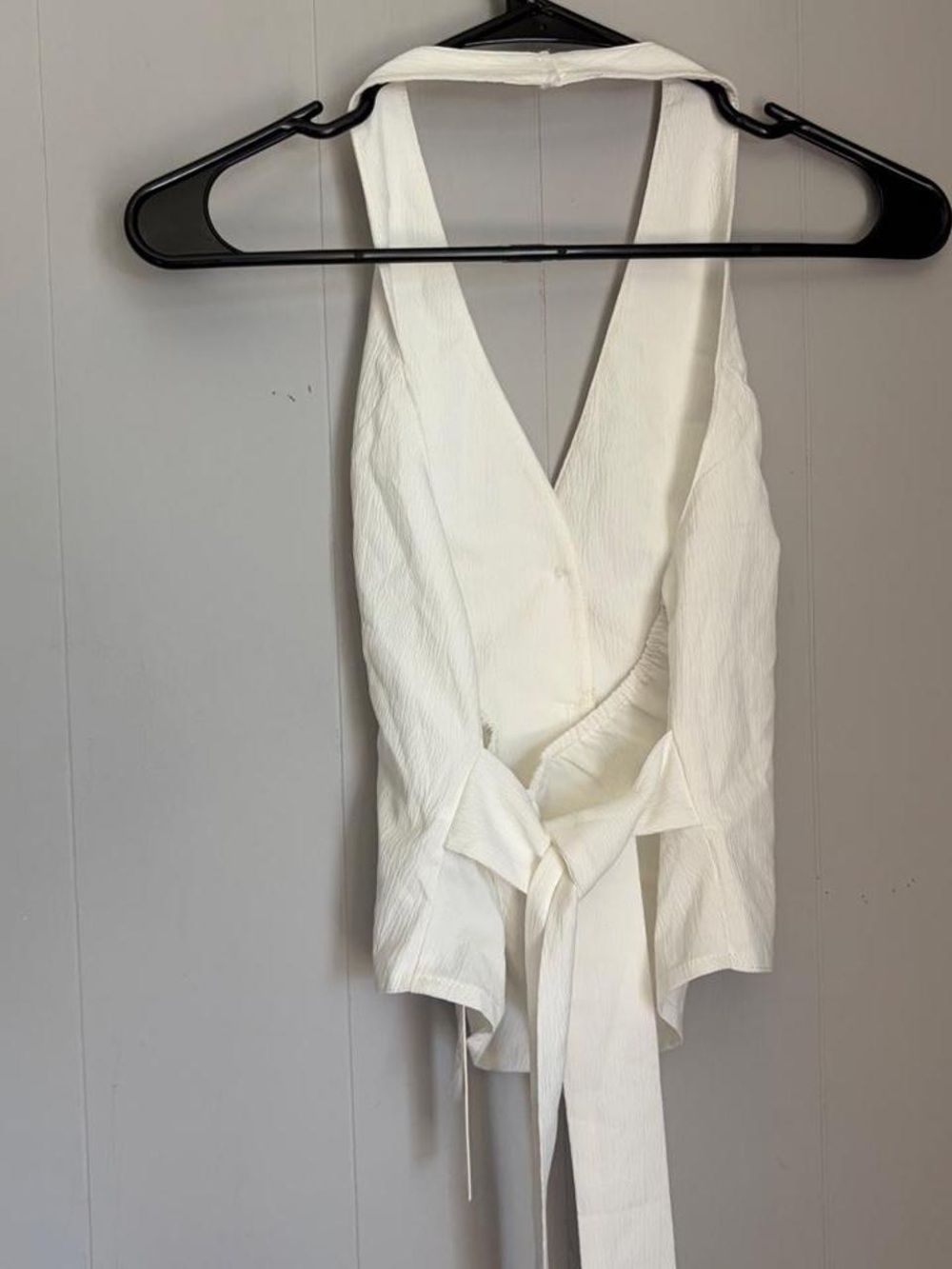 Commense White Button-Front Halter Vest - Picture 2 of 3